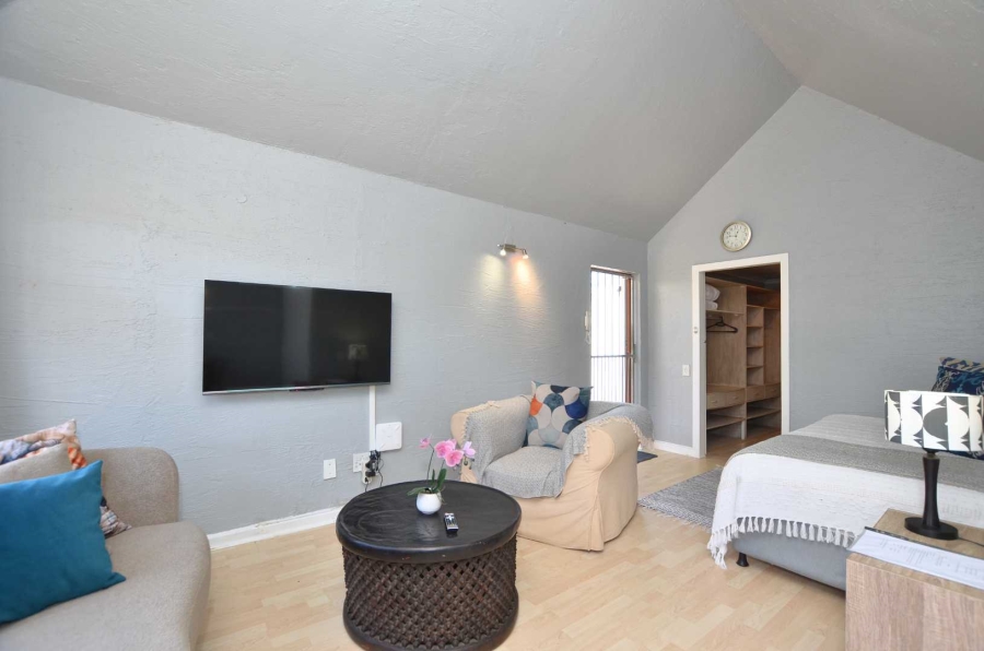 7 Bedroom Property for Sale in Westcliff Western Cape